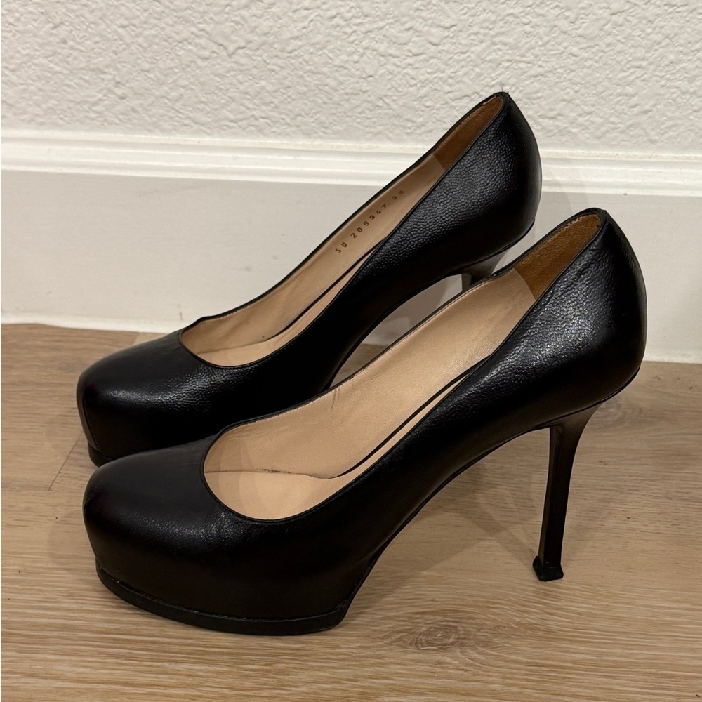 Yves Saint Laurent Classic Black Heels